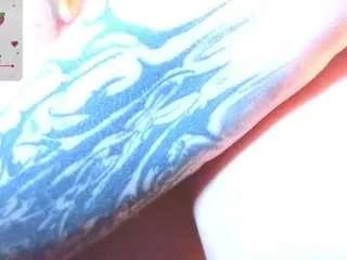 Kitty-fox-b webcams show profile image 