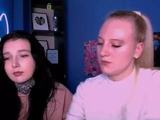 laratiz from CamSoda