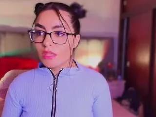 layla-nicols from CamSoda