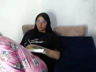 lesliee22 from CamSoda