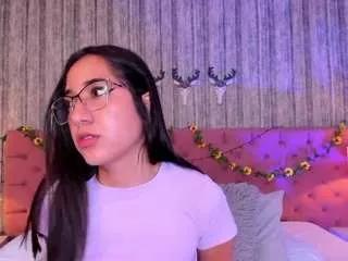 liiaturnner from CamSoda
