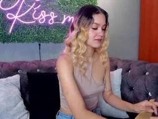 lillymaxwell from CamSoda