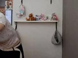 Lizbethbelow webcams show profile image 
