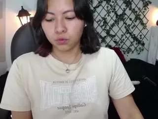 Louisax webcams show profile image 
