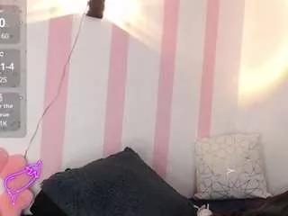 Luciaflores webcams show profile image 