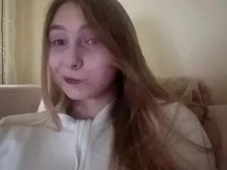 Luciennebronaugh webcams show profile image 