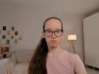 Lynettebails webcams show profile image 