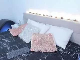 Madelanecoote webcams show profile image 