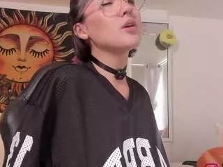maeeve from CamSoda