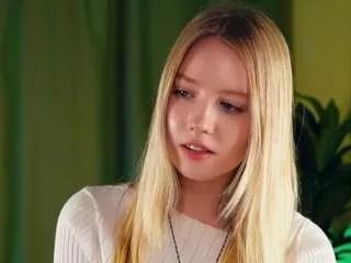 Maxinecullimore webcams show profile image 