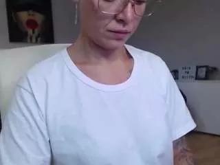 mayaweisss from CamSoda