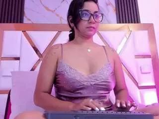 Miilaklum webcams show profile image 