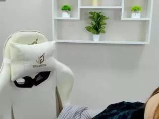 milly-rockk from CamSoda
