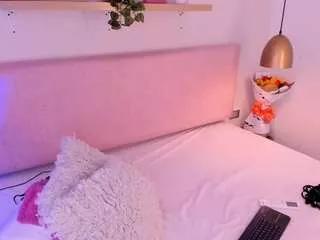 moll1e from CamSoda