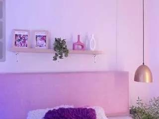 moll1e from CamSoda