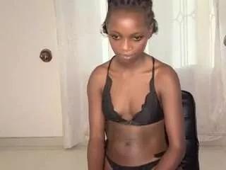 nayaobedient from CamSoda