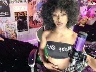 niviawolfe from CamSoda
