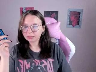 noora-moore from CamSoda