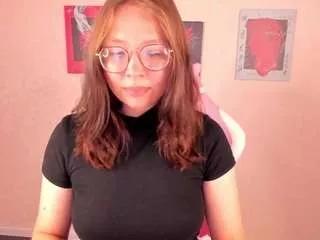 noora-moore from CamSoda