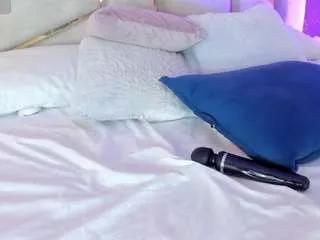 oh-hollyy from CamSoda