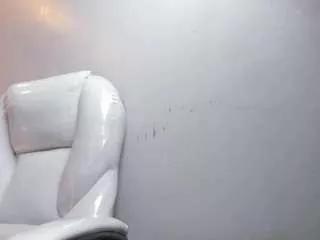 Perlaevansx webcams show profile image 
