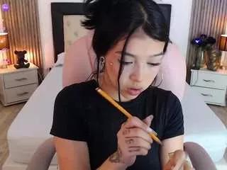 pettit-courtny from CamSoda