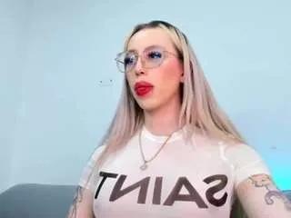 purpleladydoll from CamSoda