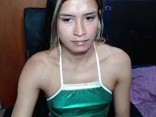 queen-camila from CamSoda