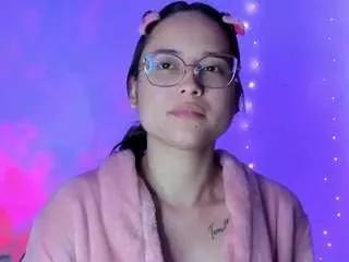 Sahantalcerezo webcams show profile image 
