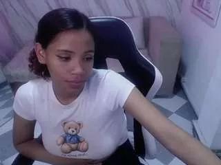 samara-b from CamSoda