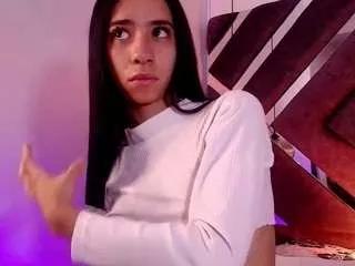 sara-lop from CamSoda