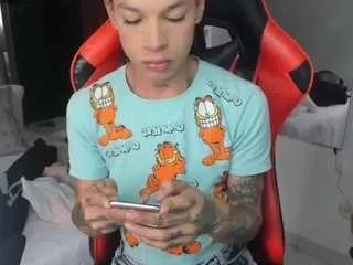 sara-slut from CamSoda