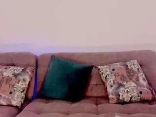 Sarawiilson webcams show profile image 