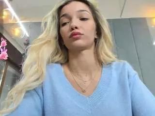 sassyt33n from CamSoda