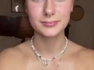 shyypetitebabyy from CamSoda