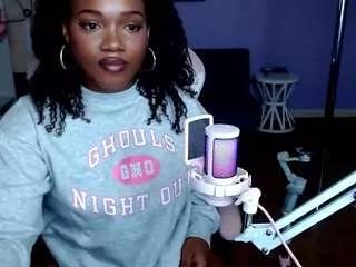 Strawberrychub webcams show profile image 