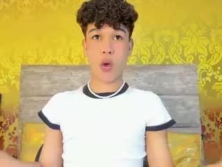 sweetboyx from CamSoda