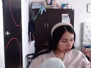 sweethsophie from CamSoda