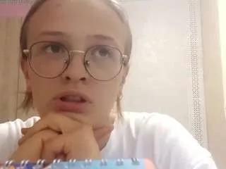 Tiffanieengleby webcams show profile image 