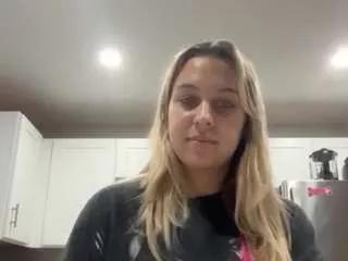 tiffstreatsxoxo from CamSoda