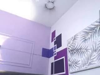 tiinyemilly from CamSoda