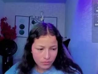 tinny18 from CamSoda