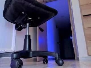 triinitixx from CamSoda