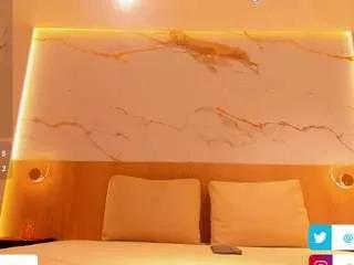 valirya-devote on CamSoda