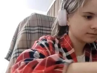 Yadirabottomly webcams show profile image 