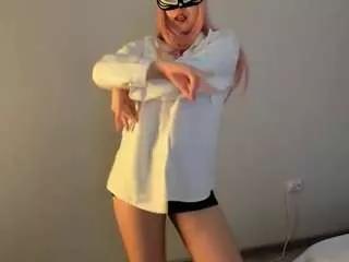 yanyaann from CamSoda