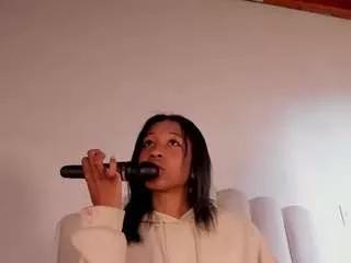 Zairarose webcams show profile image 