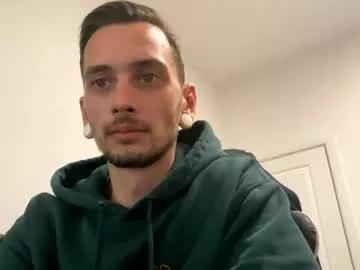 2323gary from Chaturbate
