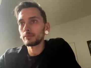 2323gary from Chaturbate