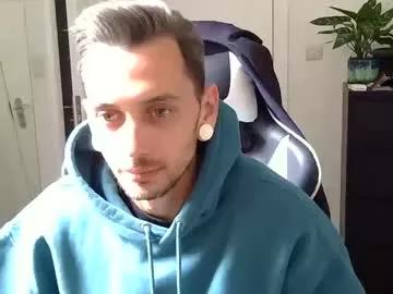 2323gary from Chaturbate